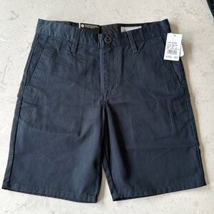 Volcom Frickin shorts youth size 28 new with tag
